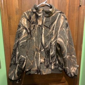 Columbia PHG camo fleece jacket (L)